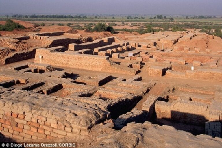 Great Bath, ancient structure at Mohenjo-daro, Pakistan, an archaeological site featuring ruins of the Indus civilization (Image source: Diego Lezama Orezzoli)